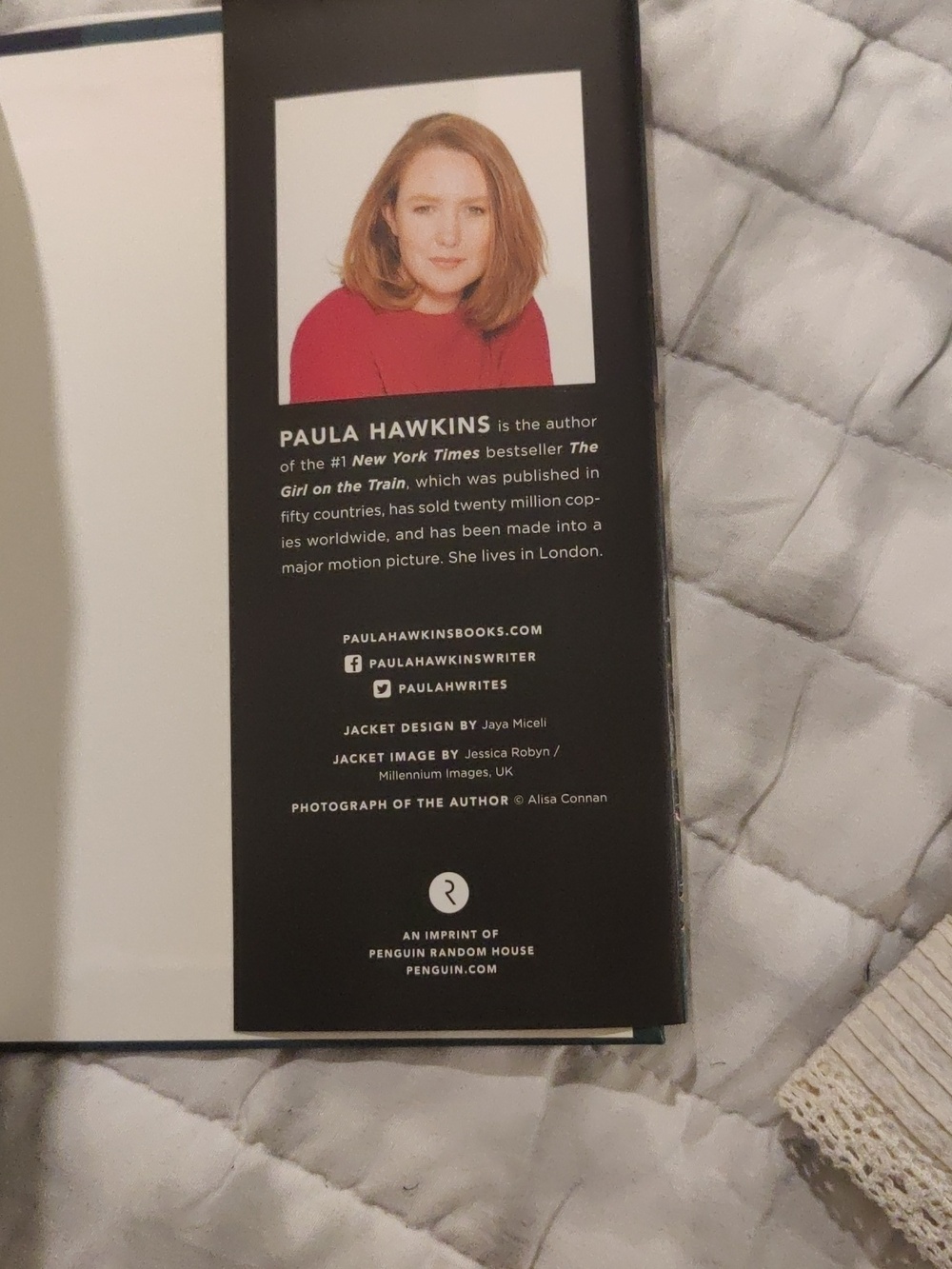 Into the Water by Paula Hawkins psychological thriller novel Hardcover - Picture 4 of 6